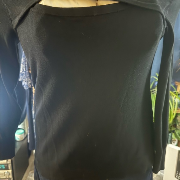 Long Sleeve Crew Neck Cut-Out Pullover - Picture 2 of 4